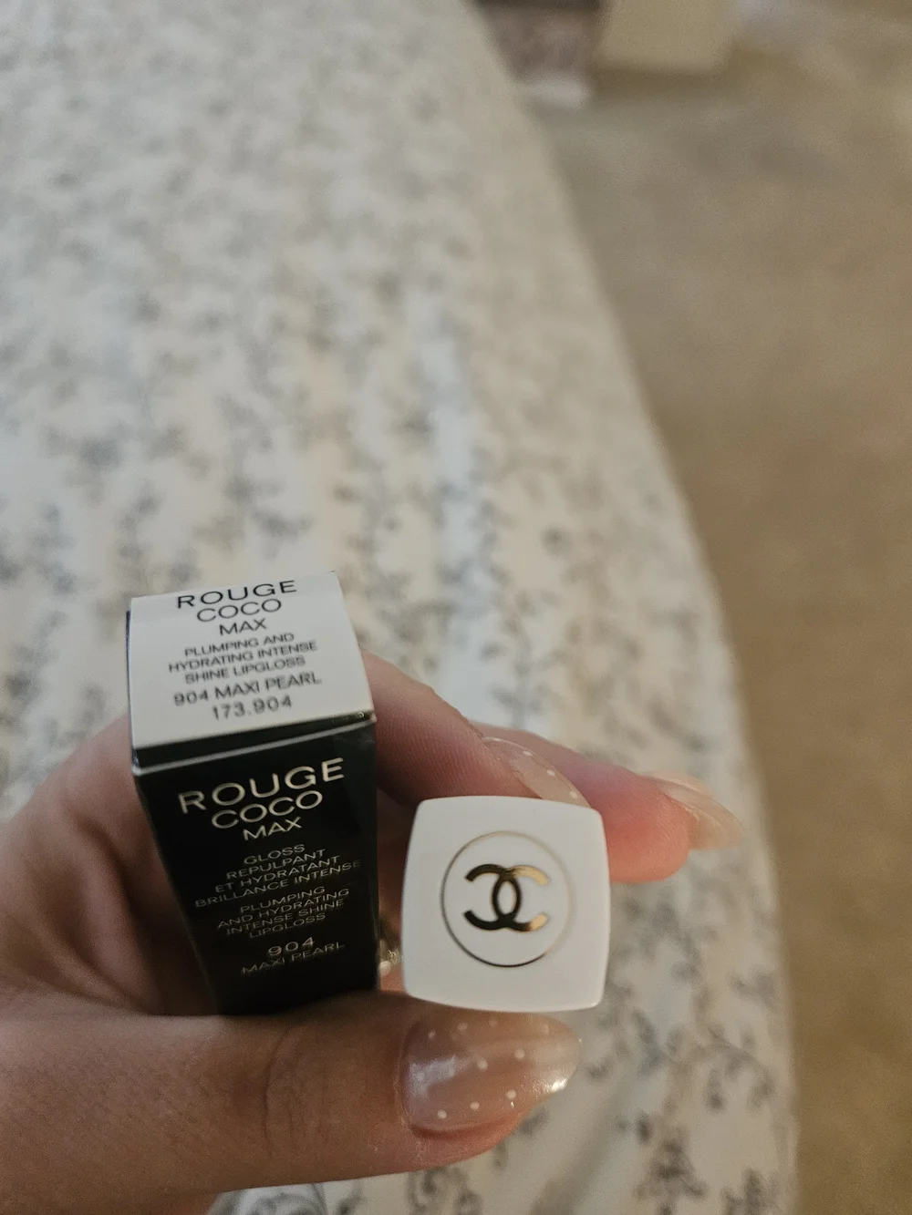 CHANEL Rouge Coco Gloss Maxi Pearl 904 - Pearl Beige Shimmer